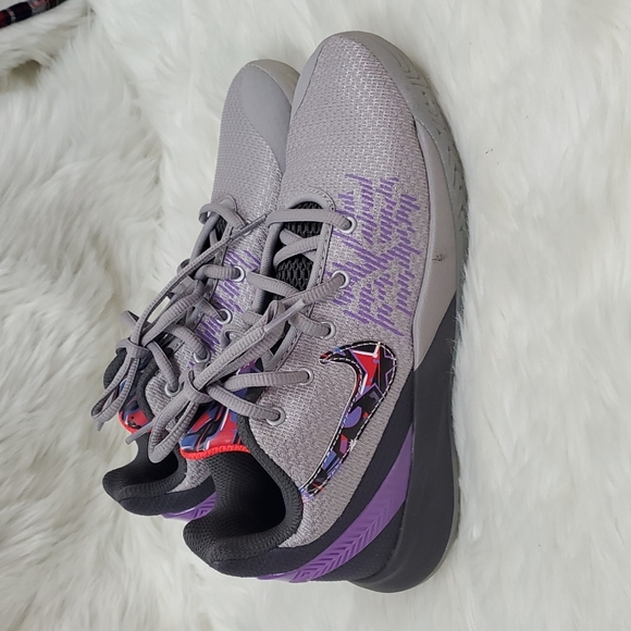Nike Kyrie Baseball Shoes Sneakers Kids 